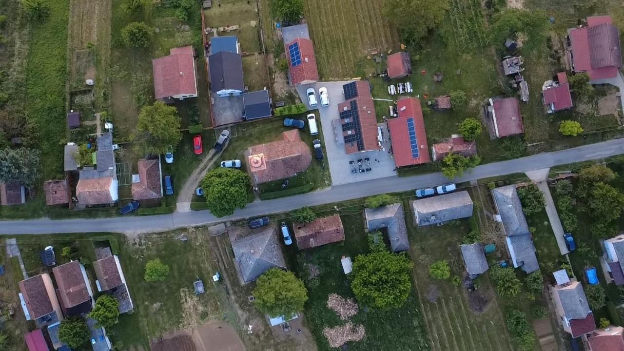 Foerhenc Wine House & Guesthouses I-Ii-Iii นาชคานีจา ภายนอก รูปภาพ