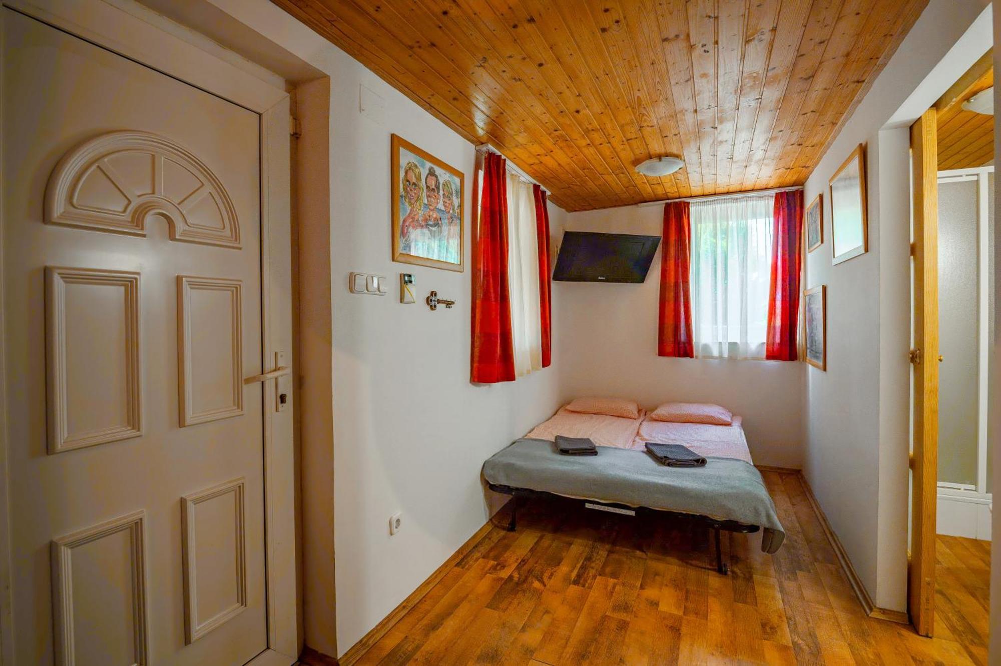 Foerhenc Wine House & Guesthouses I-Ii-Iii นาชคานีจา ภายนอก รูปภาพ