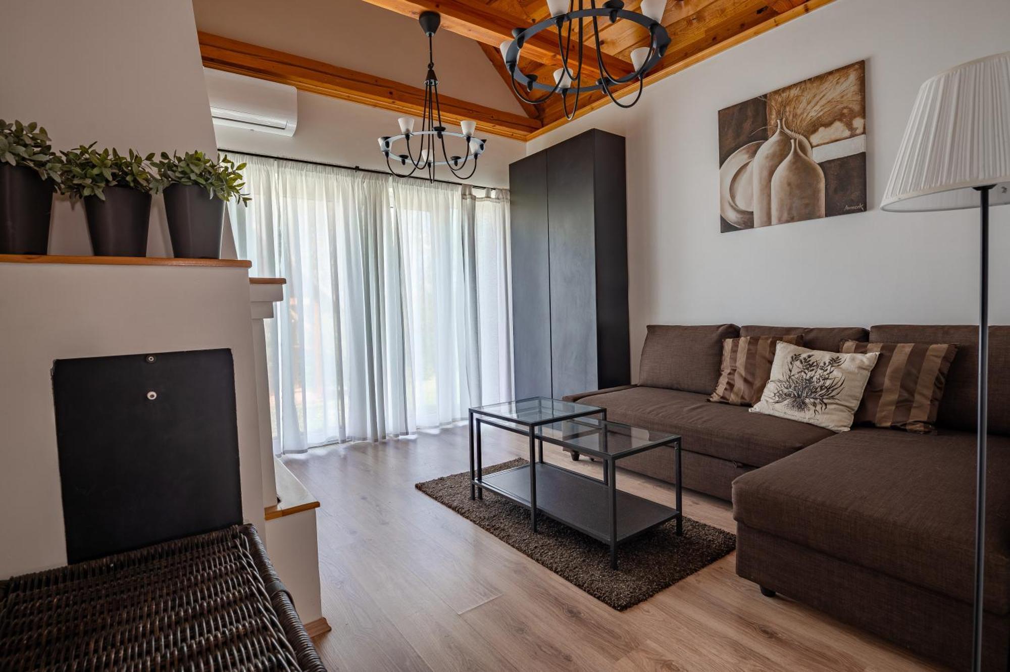 Foerhenc Wine House & Guesthouses I-Ii-Iii นาชคานีจา ภายนอก รูปภาพ