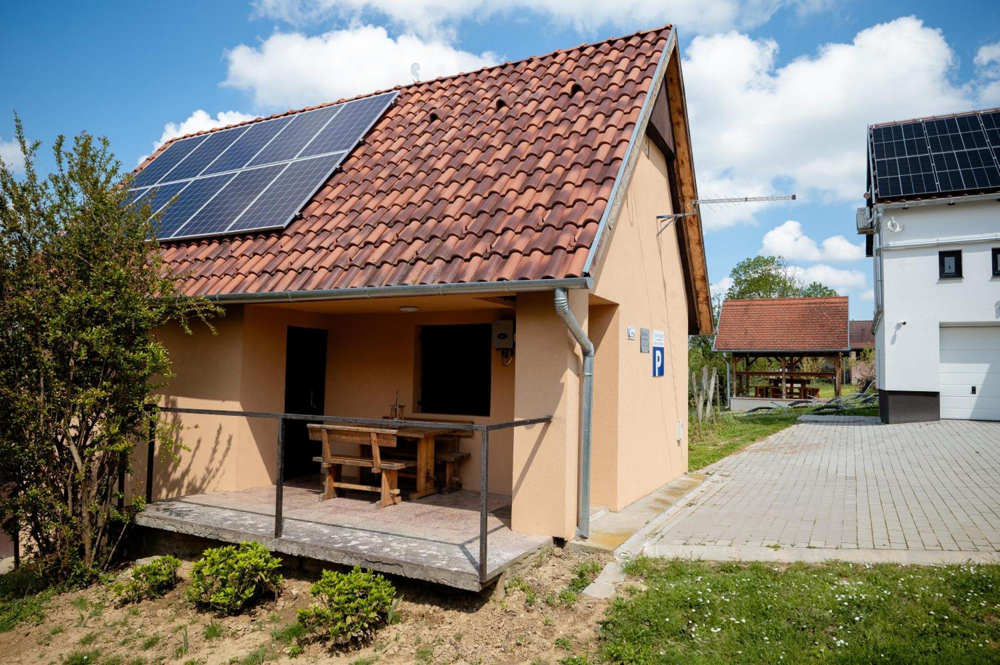 Foerhenc Wine House & Guesthouses I-Ii-Iii นาชคานีจา ภายนอก รูปภาพ
